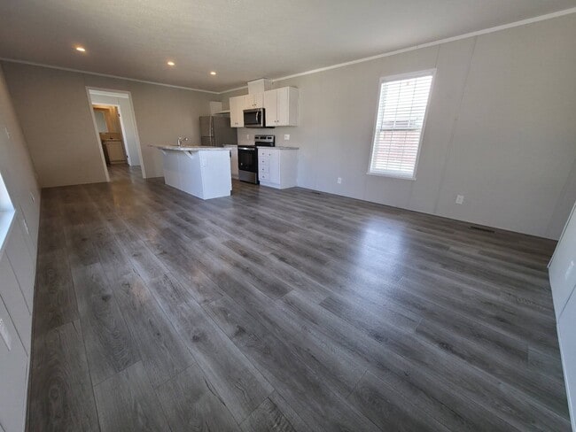 Photo - 1404 W Commodore Blvd