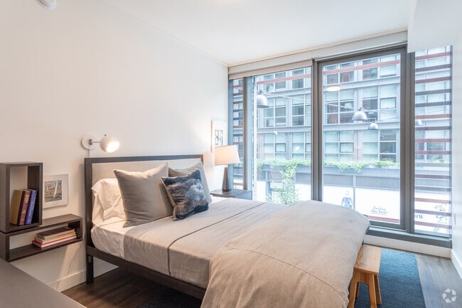 1BR, 1BA - 682 SF