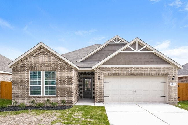 Building Photo - 404 Mustang Trot Dr