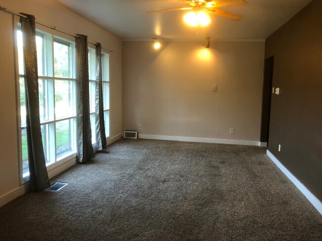 Photo - 300 Heikes Ave Casa