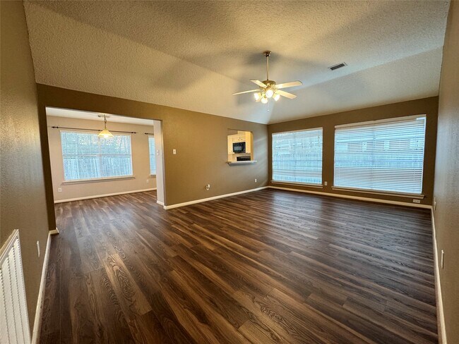 Photo - 4006 Hunnington Dr