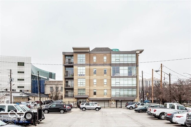 Photo - 802 N Meridian St Unit 306