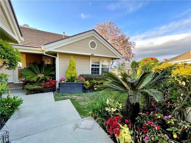 Building Photo - 6 Saros Unit 68