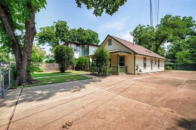 Photo - 1502 Garden St