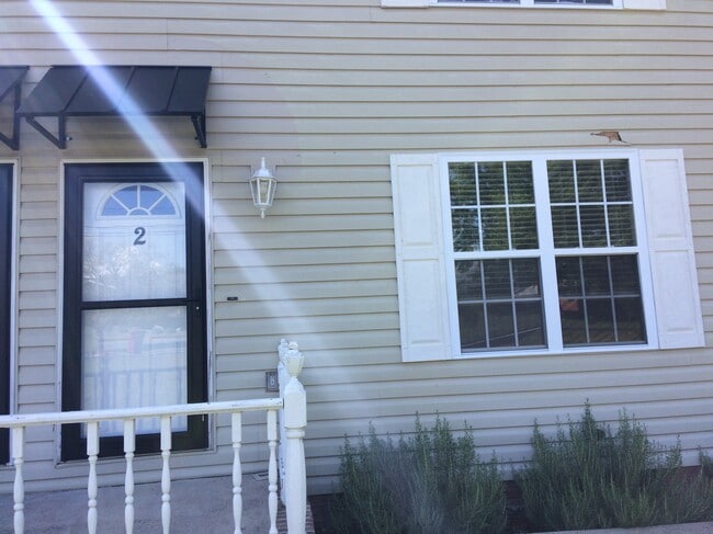 Building Photo - 701 Swadley Rd Unit Apt 2