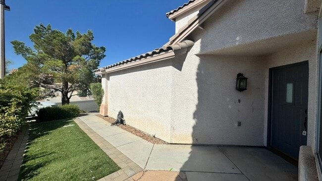 Photo - Summerlin 4 bedroom 3 car garage