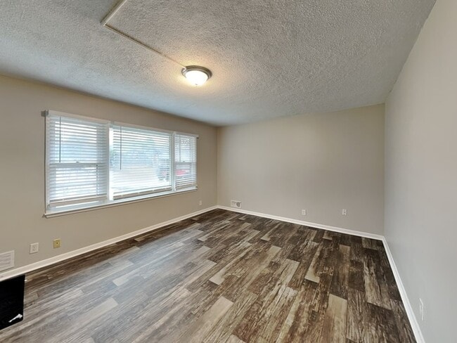 Photo - 1103 44th Ave NE