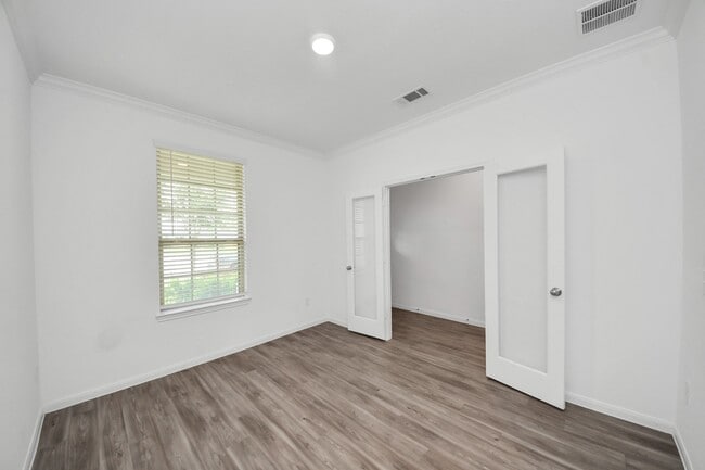 Building Photo - 1325 Grass Bnd Dr