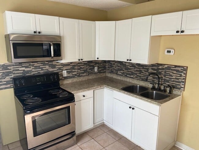 Photo - 3 Bed/2 Bath