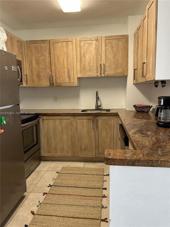7441 Wayne Ave Unit 8R