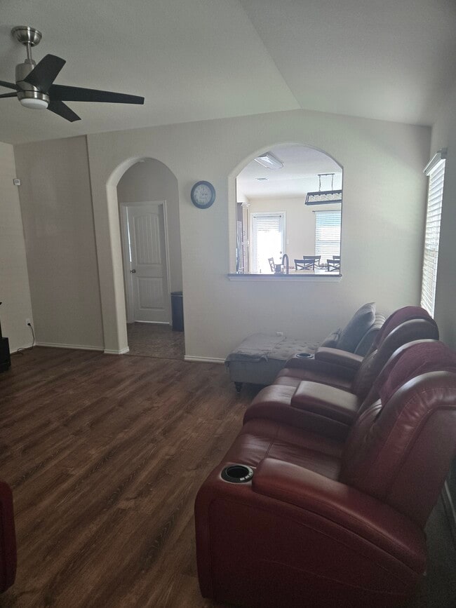 Photo - 320 Ammonite Ln