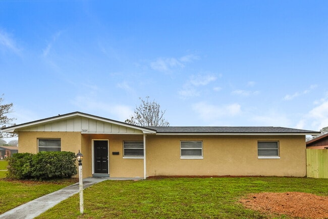 Building Photo - 5664 Hillman Dr