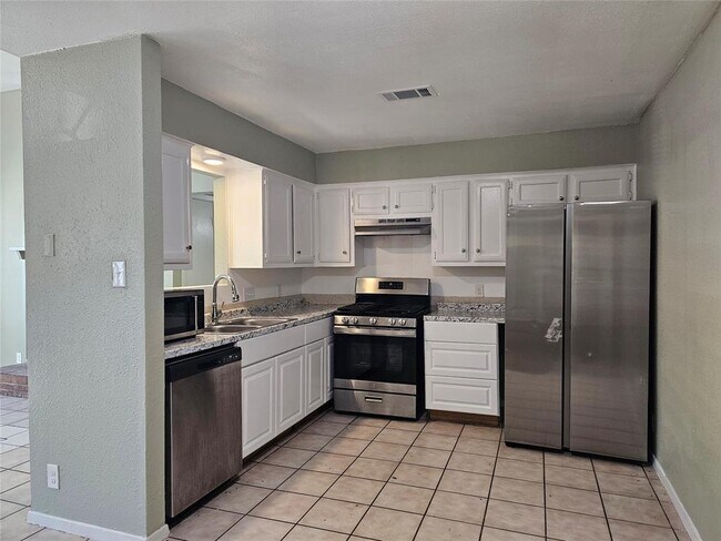 Photo - 1305 Bonnie Brae St