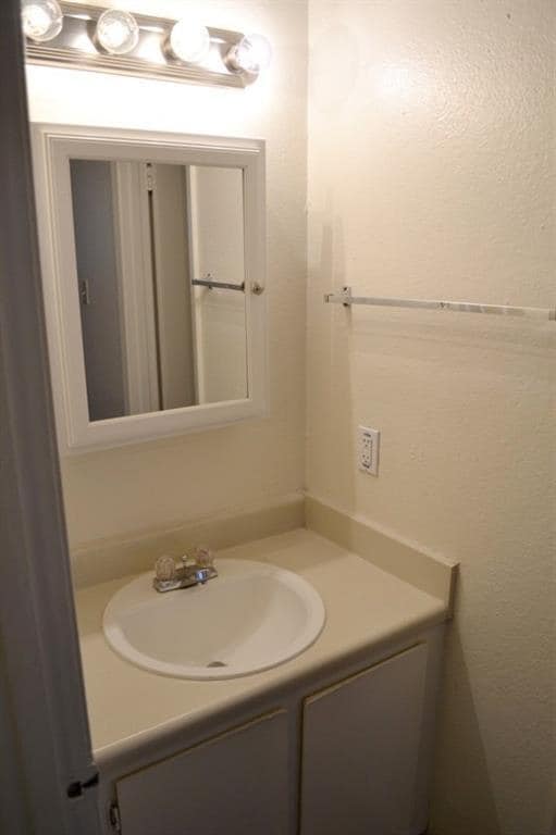 Photo - 4608 Bennett Ave Unit 106