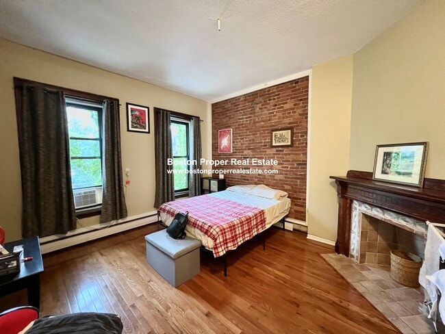 Photo - 104 Saint Botolph St Unit 2