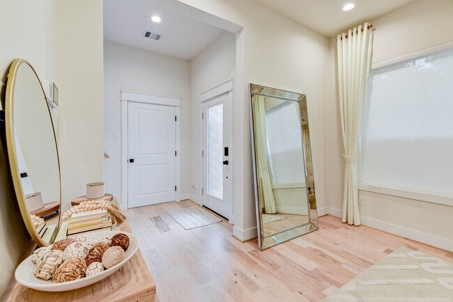 Photo - 5402 Wheatley St