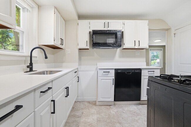 Photo - 624 Elm Dr