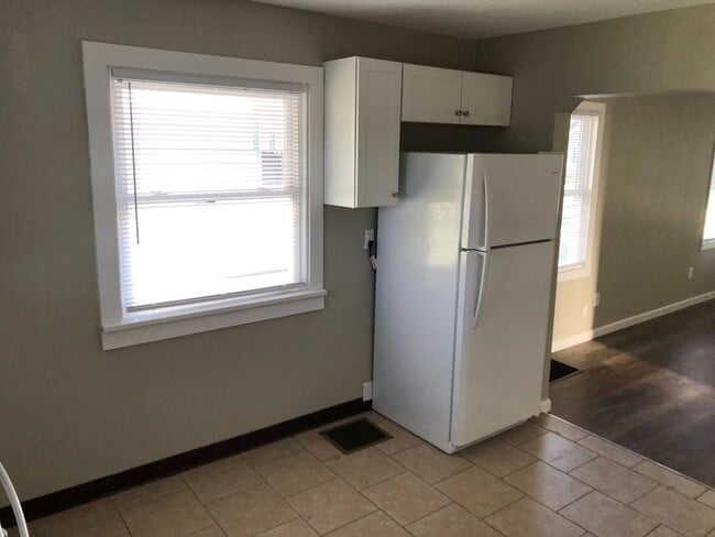 Photo - 1025 Weng Ave