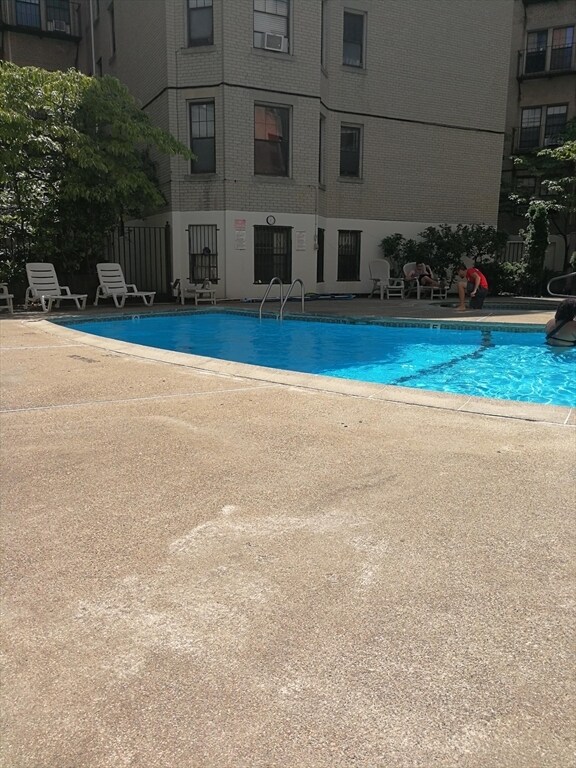 Photo - 2 Sutherland Rd Condo Unit 31