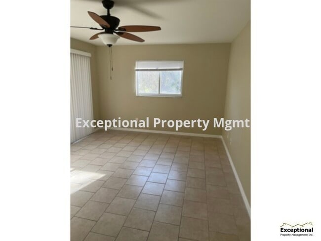 Photo - 2x2 Duplex with Garage! Available Now! Own...