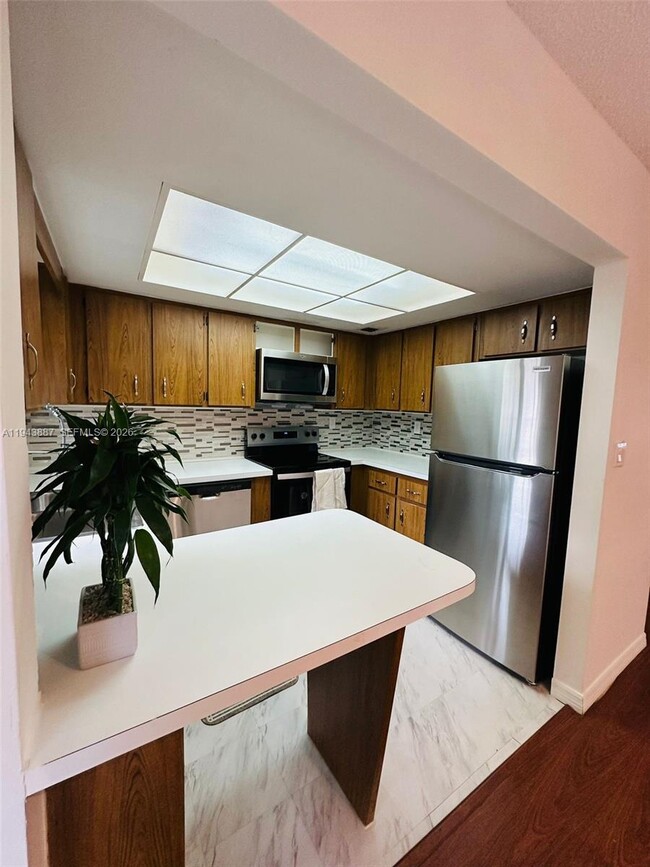 Photo - 414 SE 14th St Unit 6