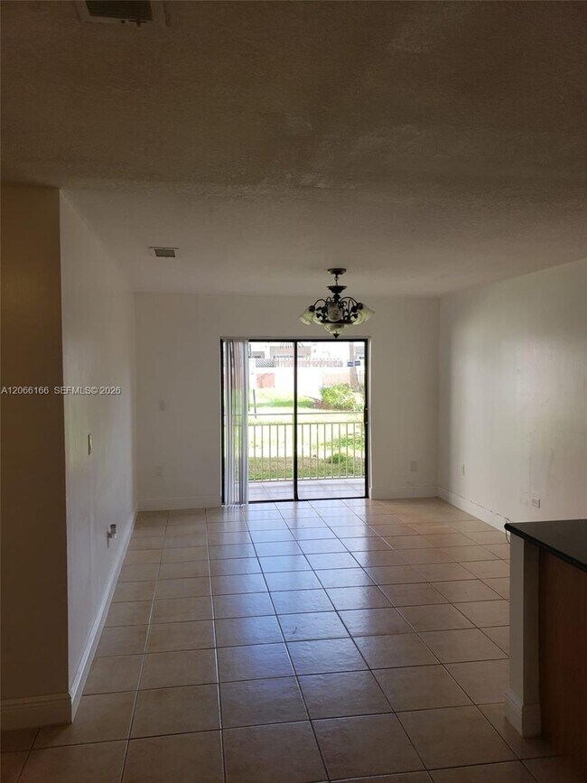 Photo - 8425 NW 8th St Unidad 104