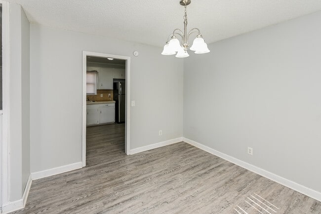 Photo - 112 Tillbury Dr