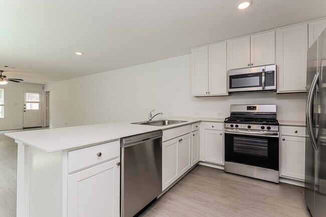 Photo - 1717 Lofty Cedar Ct