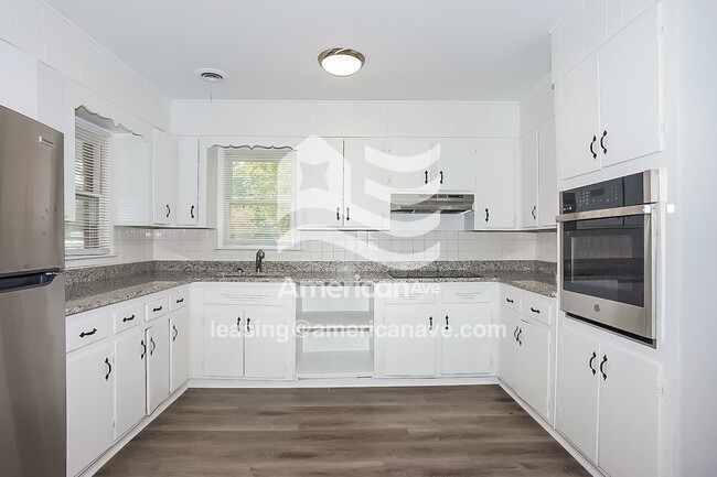 Photo - 2152 Bayvale Rd