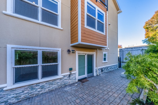 Photo - 938 Kearney St