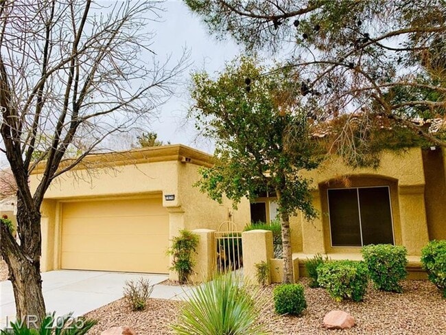 Clean and comfortable townhome in Sun City... - Clean and comfortable townhome in Sun City...