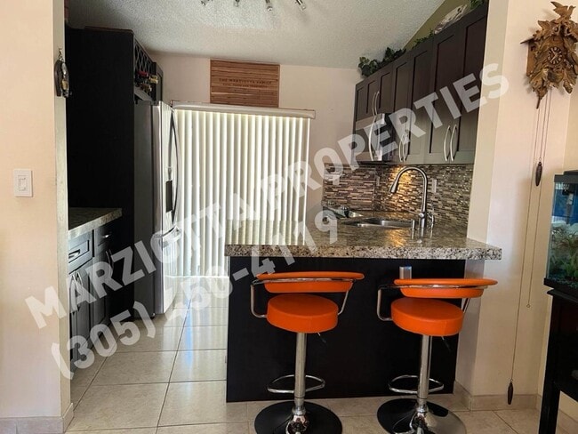 Open Kitchen - 2553 W 76th St Unit 202