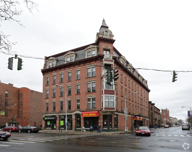 Primary Photo - 385-391 Main St Rental