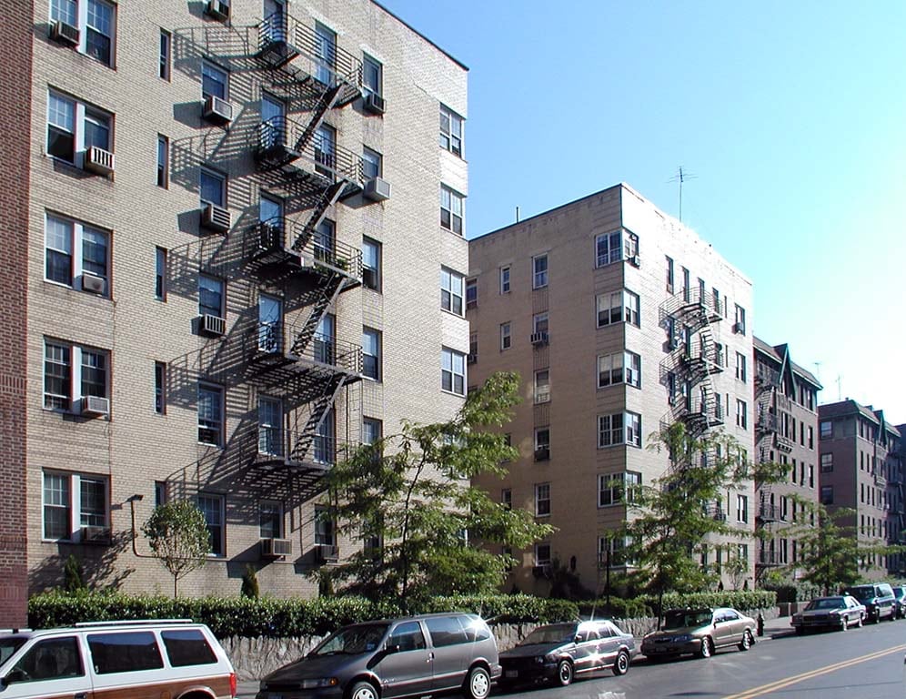 110 Post Ave - 110 Post Ave Apartments