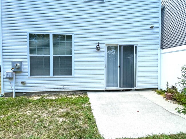 Photo - 262 Garrison Way