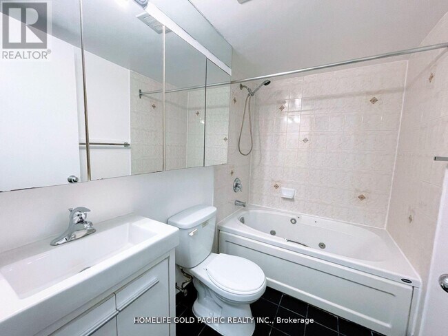 Photo - 1055 Bay St. Unité 1216