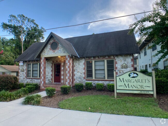 Building Photo - Margaret&#39;s Manor 919 Unit 919 SW 5th Avenue Rental