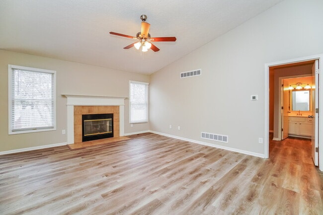 Photo - 5776 Chase Run