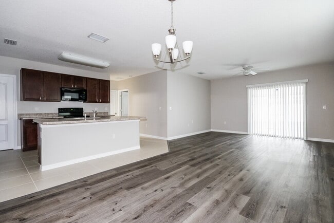 Photo - 12102 Fawn Brindle St