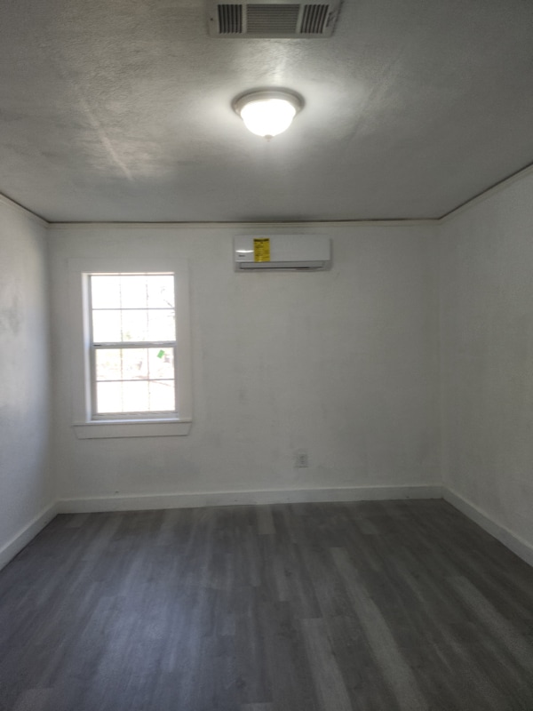 Photo - 720 Cooper Rd