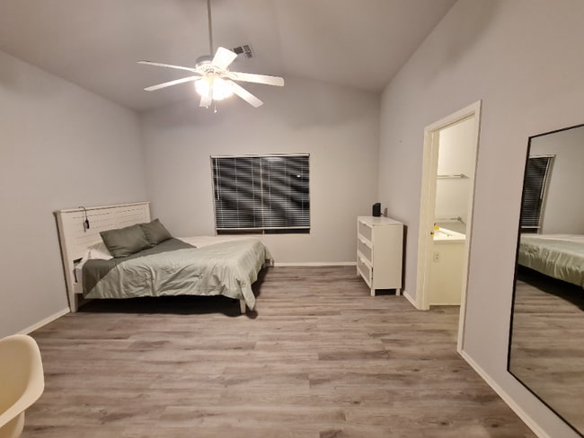 Photo - 11305 W Pinehollow Dr