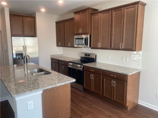 Photo - 4 bed 2.5 bath Available in Feburary