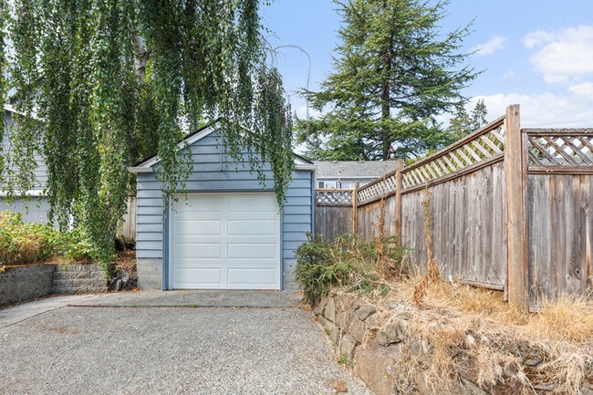 Photo - 3012 35th Ave W