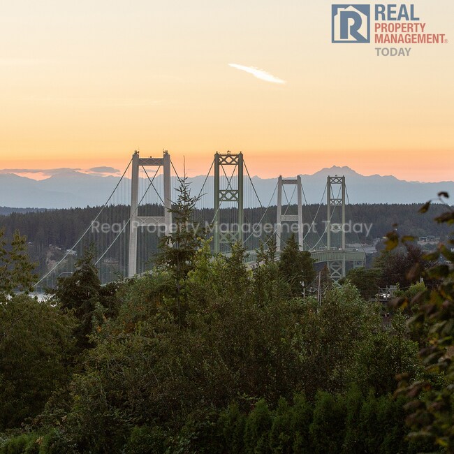 400 OFF MOVE IN! MUST SEE 2 bed and 1 bat... Condo Unit L202 Condo