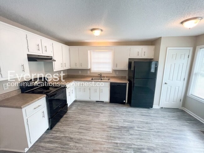 Photo - 320 Donna Dr