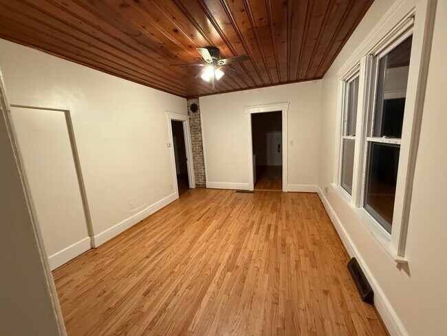 Photo - 2229 Faber St