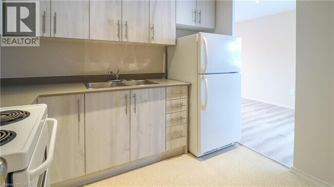 Photo - 84 SECOND Street Unit# 207 Unit 207