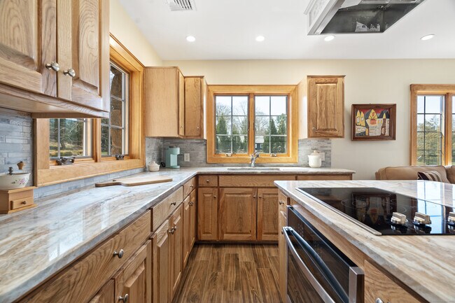 Photo - 152 Whitehall Ave