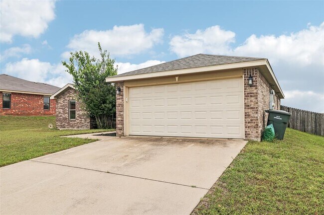 Photo - 1309 Marlee Cir