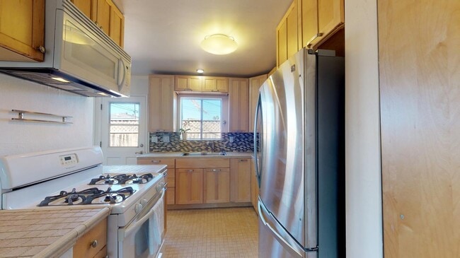 Photo - 3214 Vancouver Ave